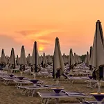 Lovely Seaview Flat-beahost Apartman