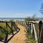Lovely Seaview Flat-beahost Apartman